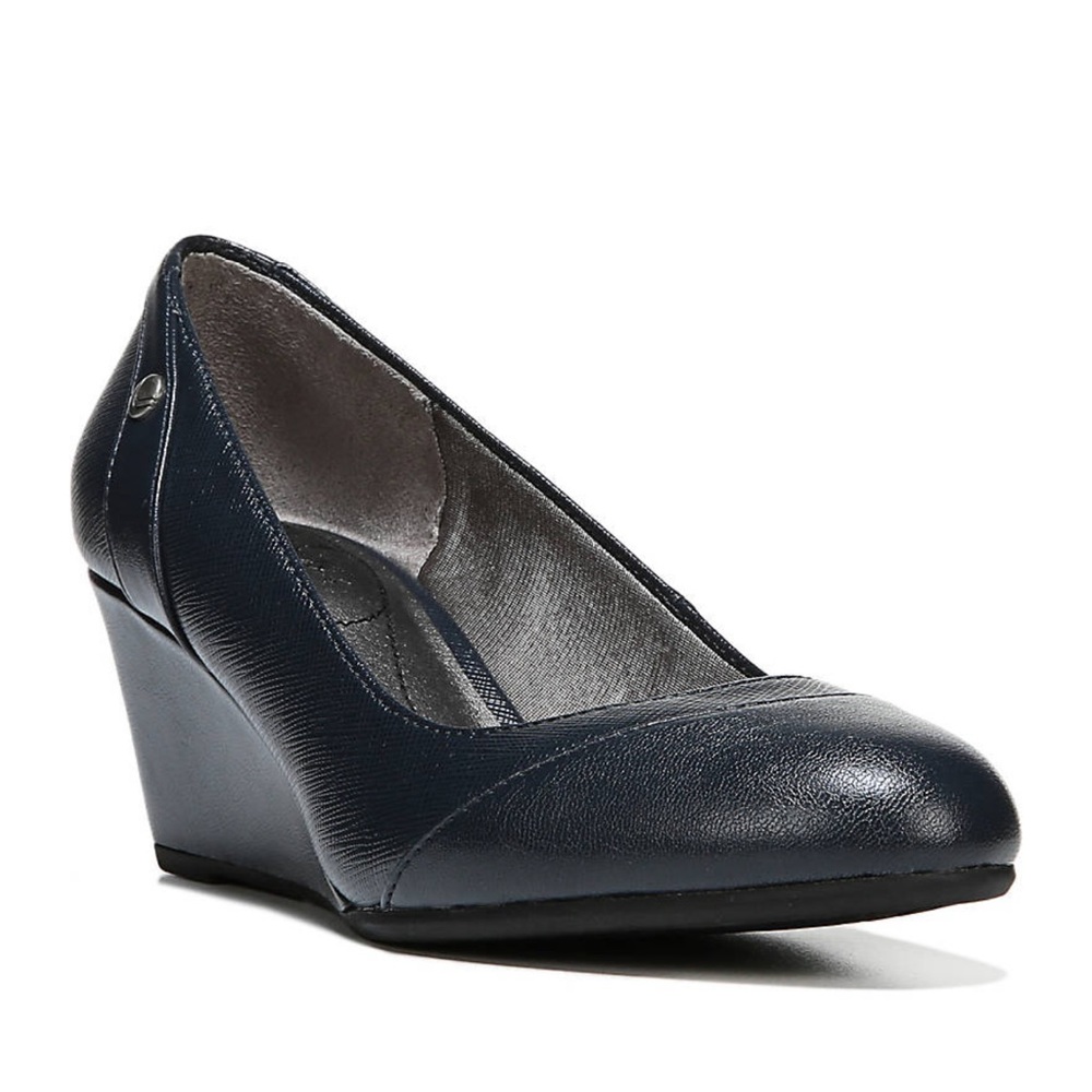 💼✨ LifeStride Women’s Navy Blue Wedge Pumps — Polished & Professional